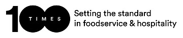 Banner zum 100. Jubiläum der INTERNORGA mit der Zahl „100“, dem Schriftzug „TIMES“ im Zentrum der Nullen und dem Claim „Setting the standard in foodservice & hospitality“ auf weißem Hintergrund vor dunkler Fläche.