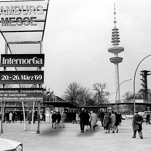 Visitors at the entrance to INTERNORGA  in 1969.